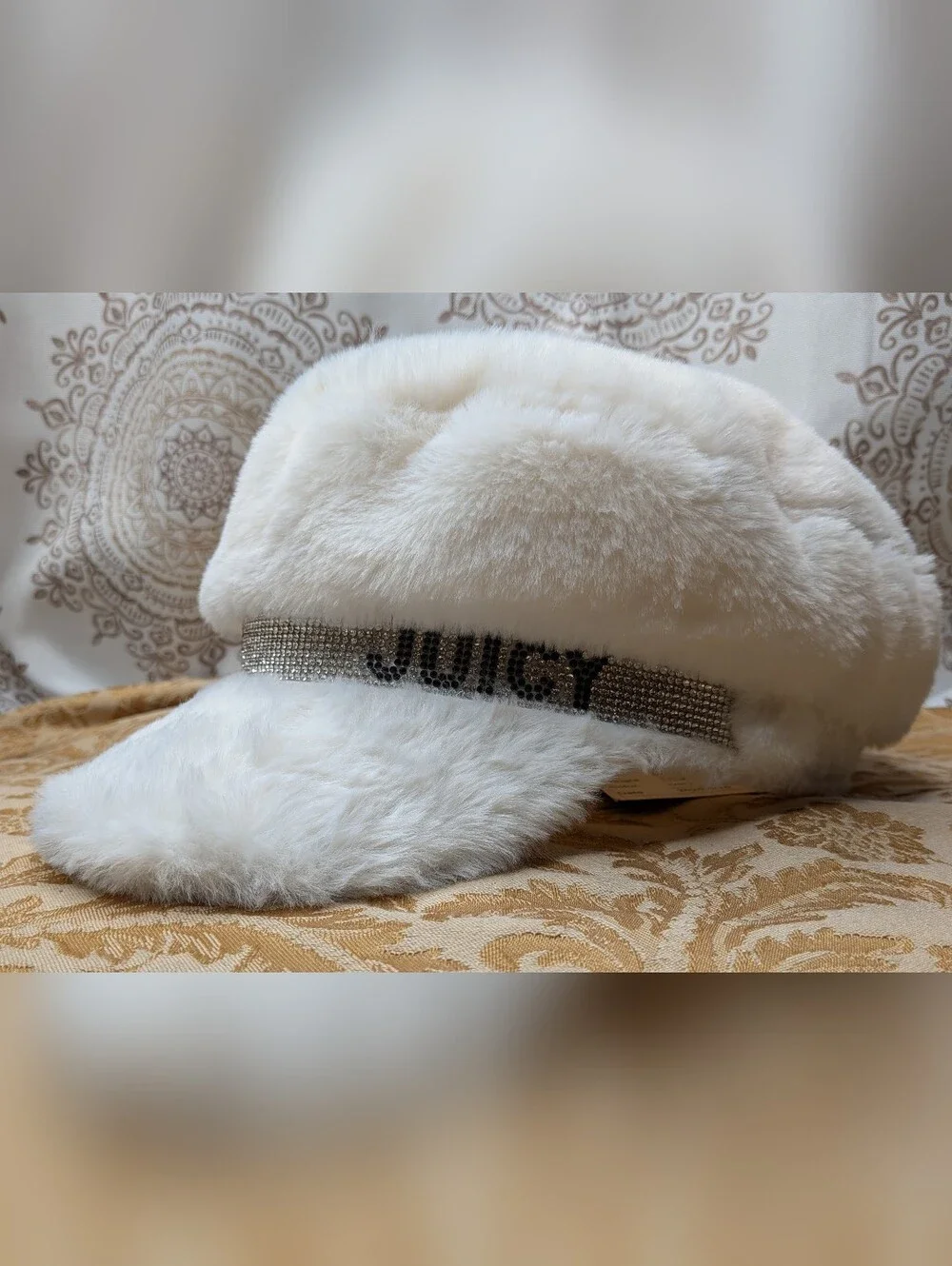 NWT Juicy Couture White Faux Fur Rhinestone Logo Brimmed Women's Cap Hat